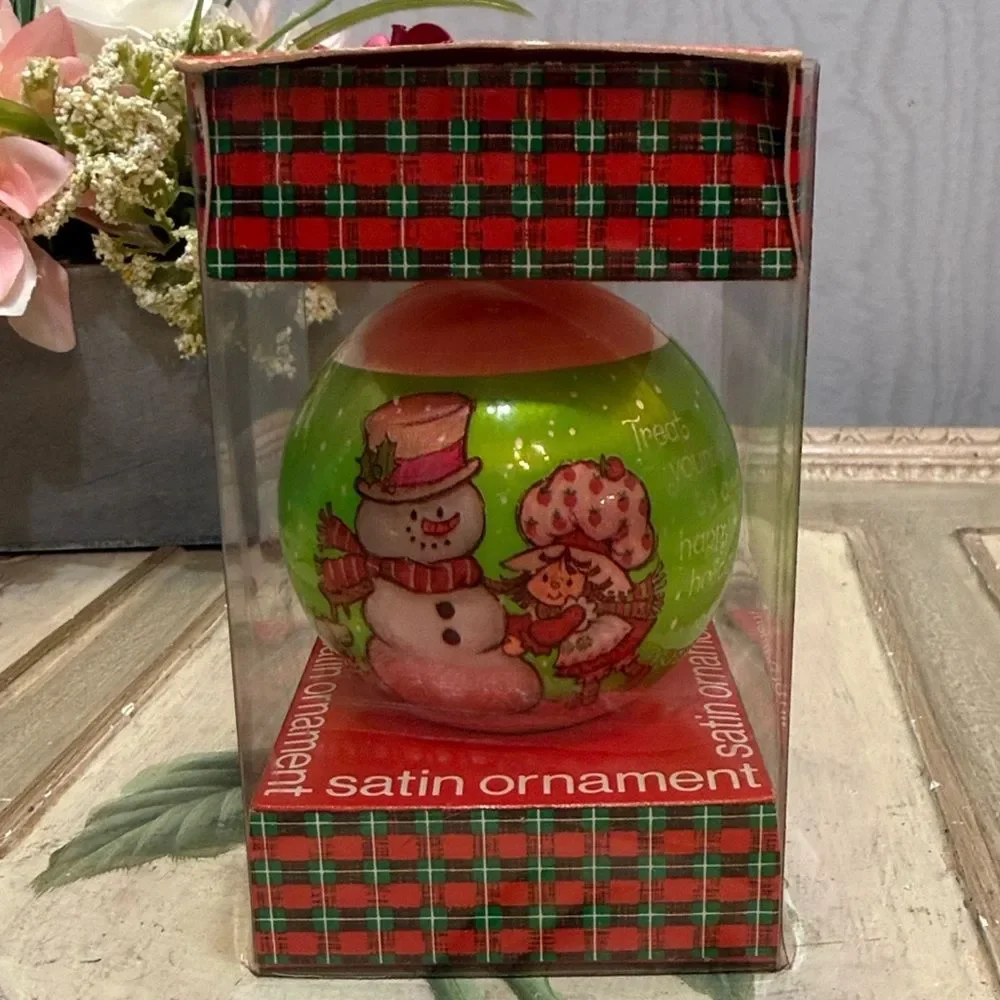 Vintage 1982 Strawberry Shortcake Satin Ornament FLAW